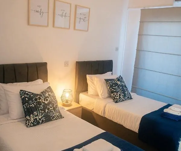 Quattro Beachfront Sea View Ap 53 *