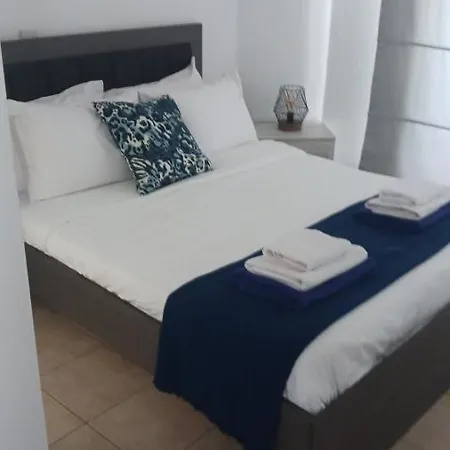 Quattro Beachfront Sea View Ap 53 לרנקה