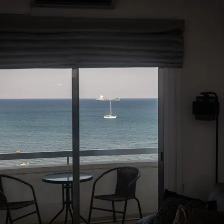 Apartamento Quattro Beachfront Sea View Ap 53