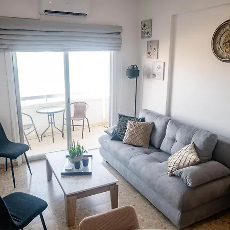 Quattro Beachfront Sea View Ap 53 *