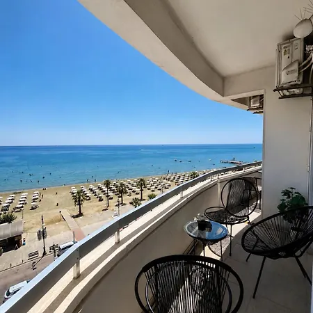 Quattro Beachfront Sea View Ap 53 Lárnaca