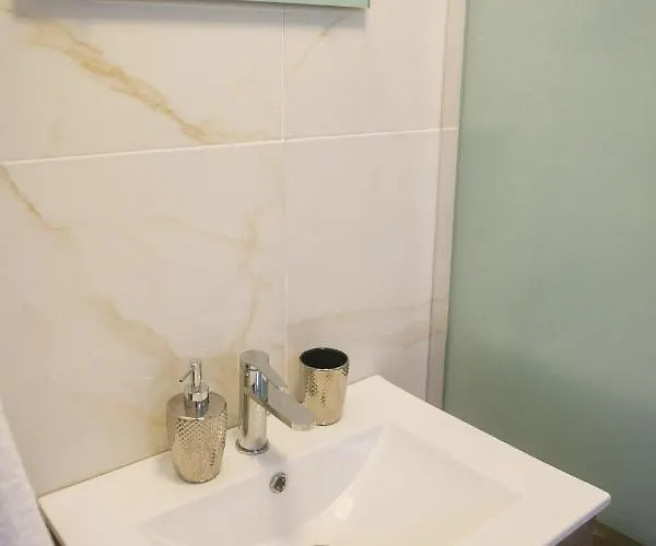 Quattro Beachfront Sea View Ap 53 * Λάρνακα