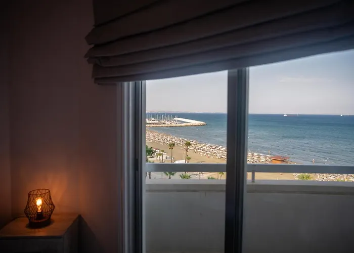 Quattro Beachfront Sea View Ap 53 Λάρνακα