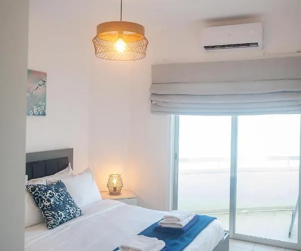 Apartment Quattro Beachfront Sea View Ap 53 Larnaca